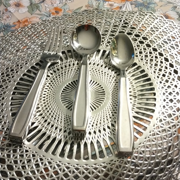 Utensils for Dinnerware - Picture 2 of 12